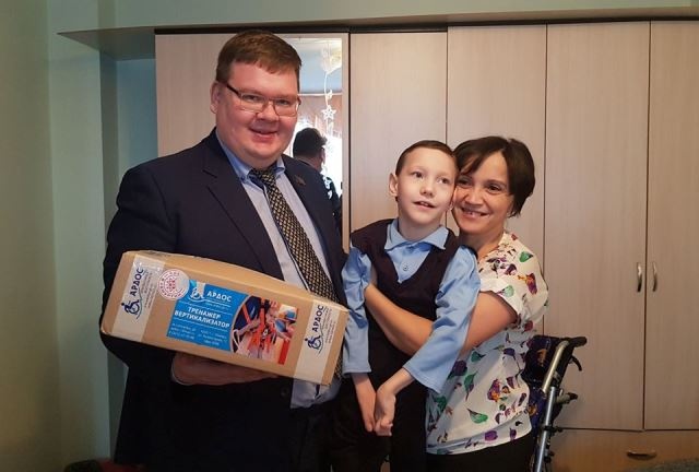 Олег Кортунов исполнил новогоднюю мечту ребенка-инвалида