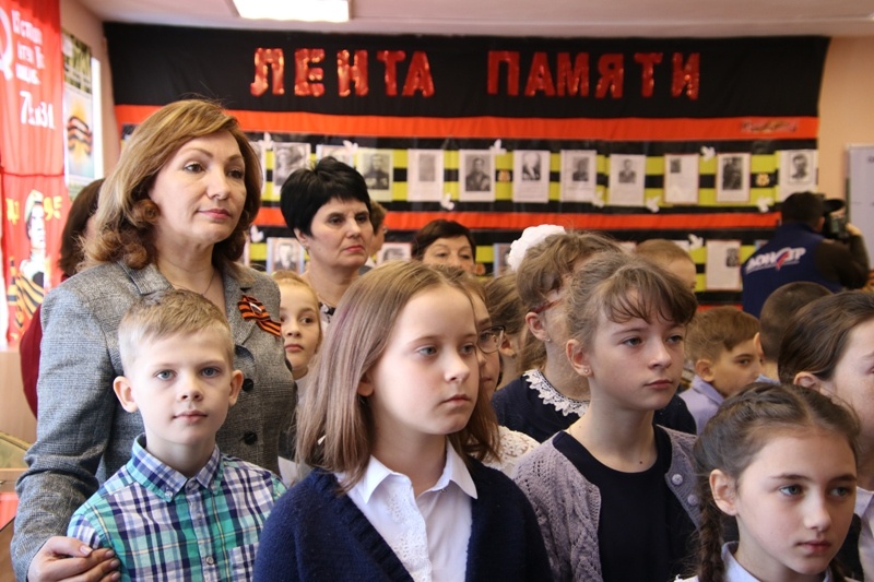 Первую «Парту Героя» открыл проект «Новая школа» в Зверево