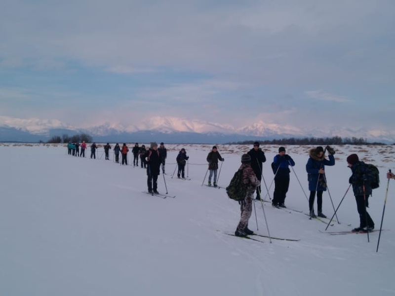 Партийцы с. Ангоя и с. Уоян Северо-Байкальского района совершили лыжный переход до с.Кумора (32 км).