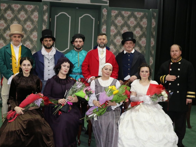 Партийцы побывали на премьере спектакля «Сагйоалаяр» по пьесе Н.В.Гоголя «Женитьба»