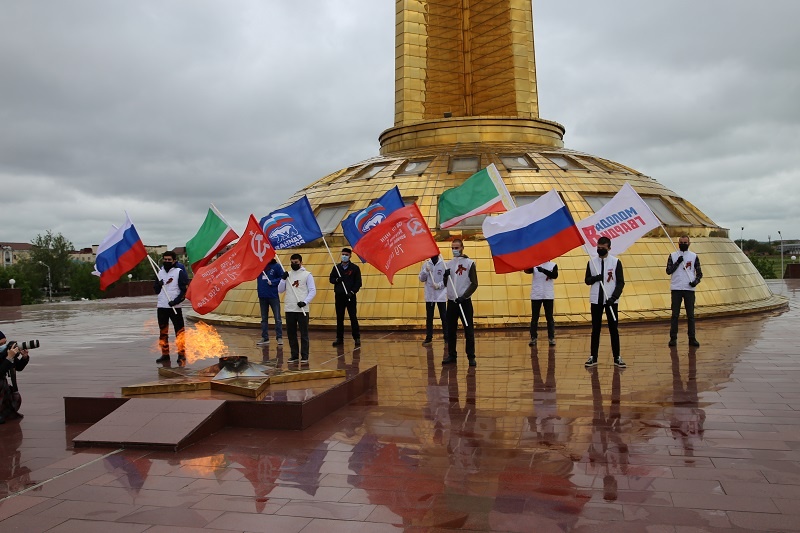 Партийцы ЕР возложили цветы от имени ветеранов Чеченской Республики в память их боевых товарищей
