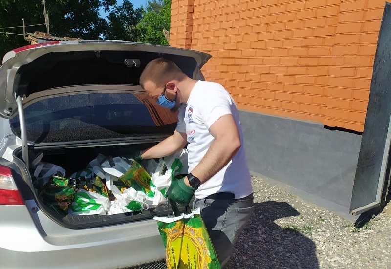 Работа волонтерского центра при региональной общественной приемной Председателя партии "Единая Россия" Д.А. Медведева