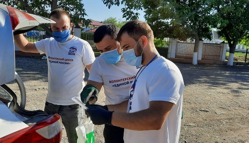Работа волонтерского центра при региональной общественной приемной Председателя партии "Единая Россия" Д.А. Медведева