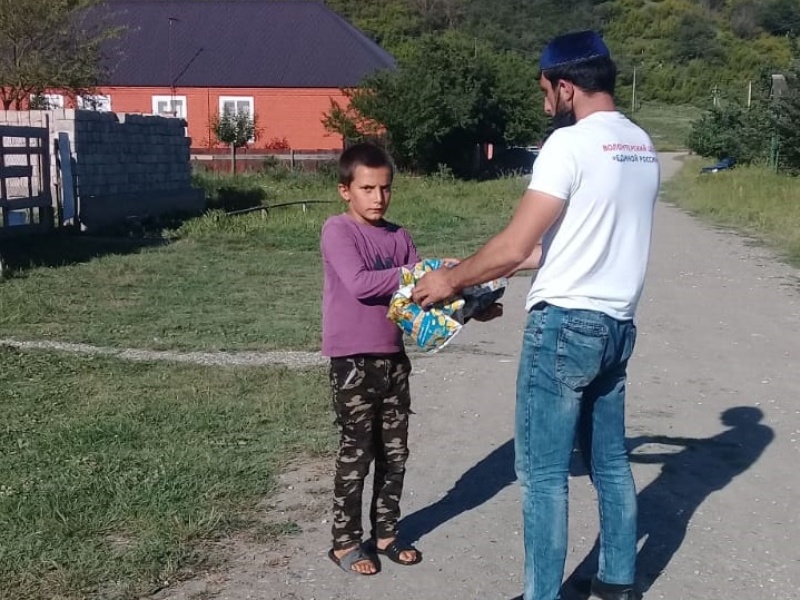 Работа волонтерского центра при региональной общественной приемной Председателя партии "Единая Россия" Д.А. Медведева